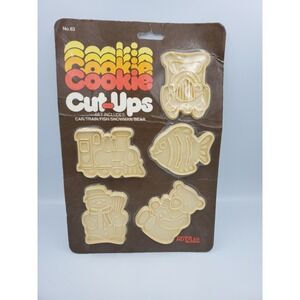Vintage Cookie Cutters Hutzler Set‎ of 5 Cookie Cutters Sealed Bear Fish Animals